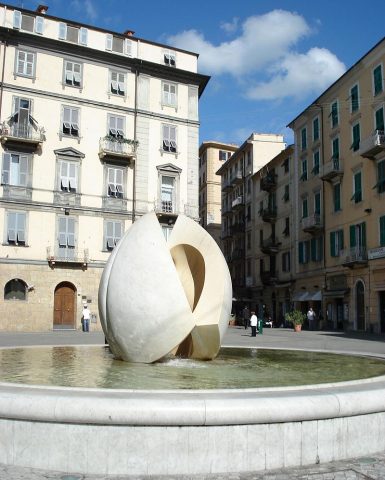 800px-La_Spezia_-_Piazza_Garibaldi_2