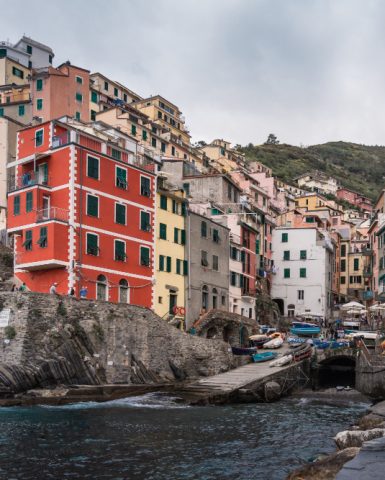 picturesque-view-riomaggiore-cinque-terre-italy